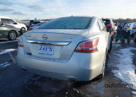 2015 Nissan Altima 2.5 Sv z USA, uszkodzony, nr VIN 1N4AL3AP2FC108867